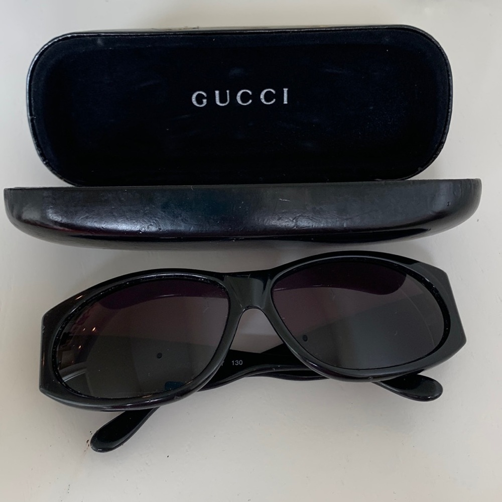 GUCCI BLACK SUNGLASSES